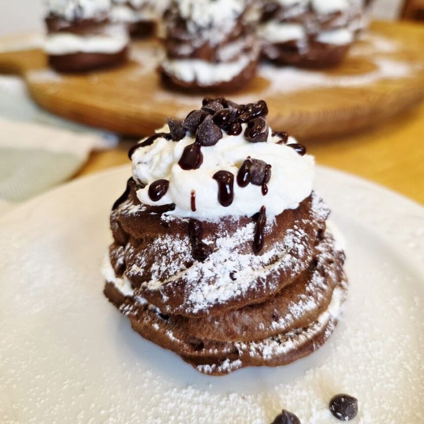 Bignè al Cacao Senza Glutine con Farine Naturali Ripiene di Mousse di Ricotta e Gocce di Cioccolato