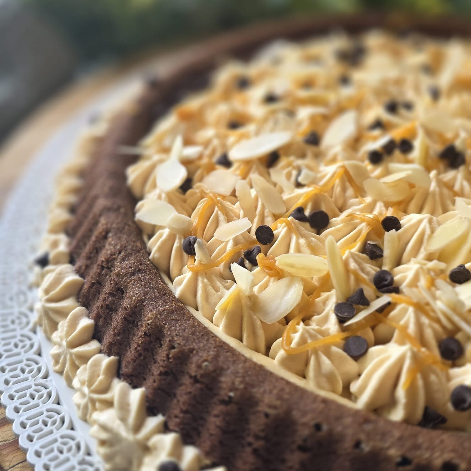 Torta Furba al Cacao con Mousse al Caramello Salato Senza Glutine